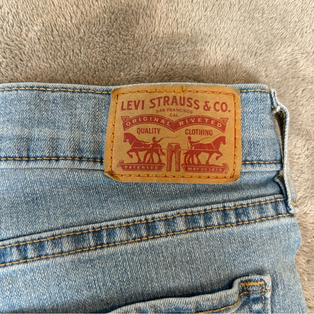 Levi’s 318 SHAPING WIDE LEG WOMEN'S JEANS Light Wash Color Blue Size 29 - Picture 10 of 16